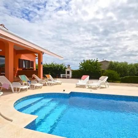 Deni With Private Pool * Grandici
