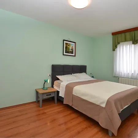 Deni With Private Pool * Grandici