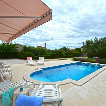 Willa Deni With Private Pool *