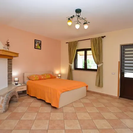Villa Deni With Private Pool Grandici