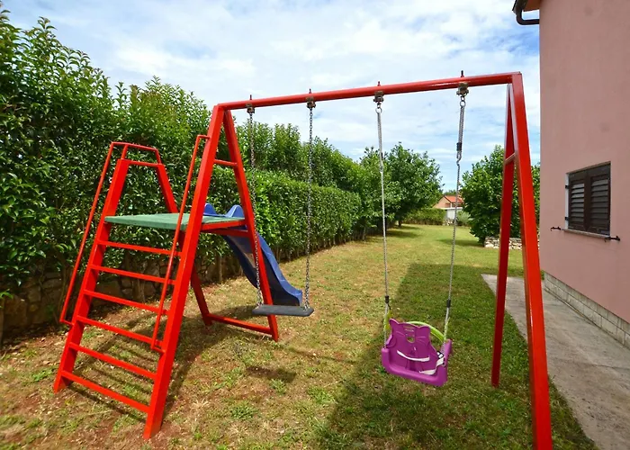 Deni With Private Pool Grandici