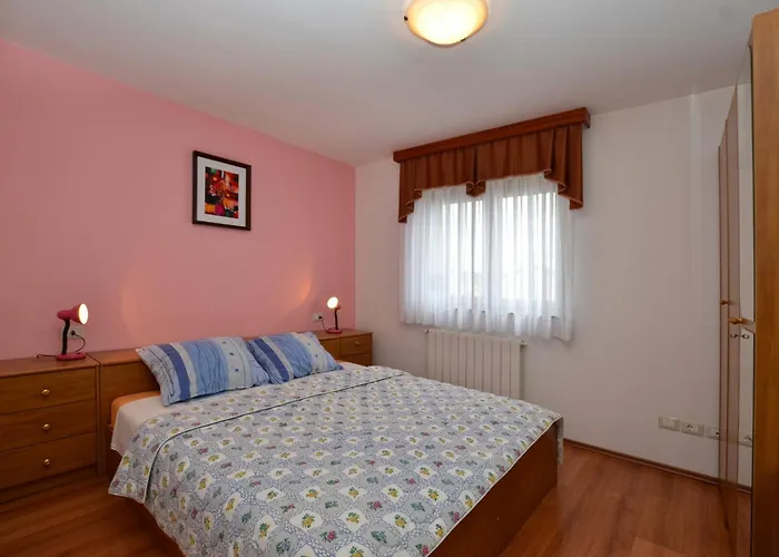 Deni With Private Pool *