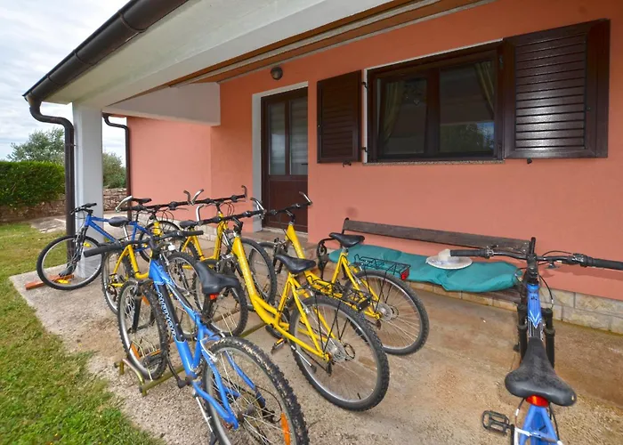 Deni With Private Pool * Grandici