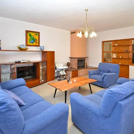 Deni With Private Pool *