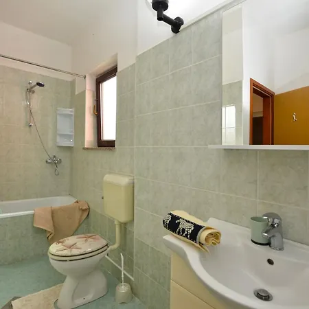 Deni With Private Pool * Grandici