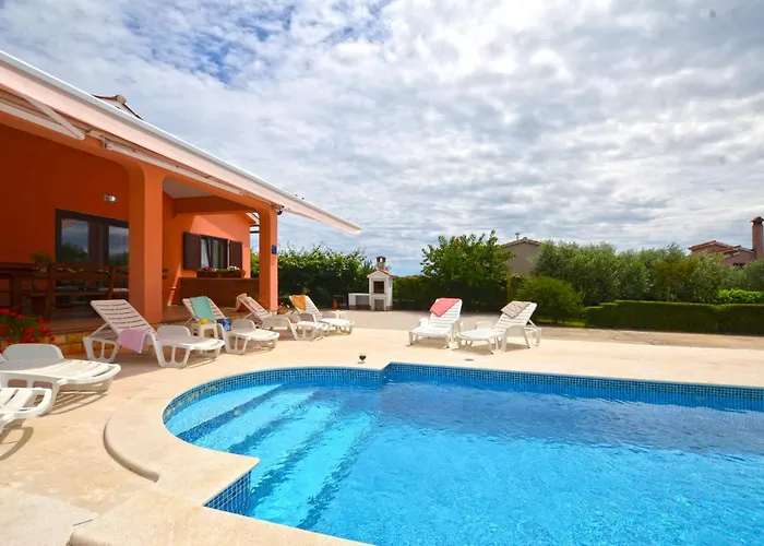 Deni With Private Pool * Grandici